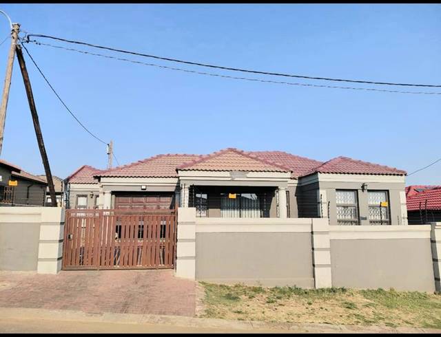 4 BEDROOM HOUSE FOR SALE IN CLAYVILLE